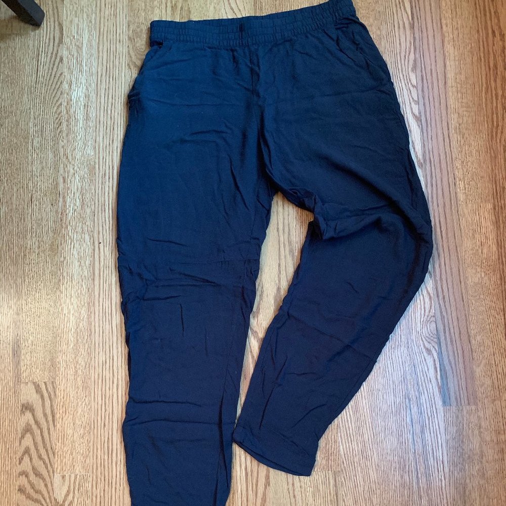 Dark blue tapered pants